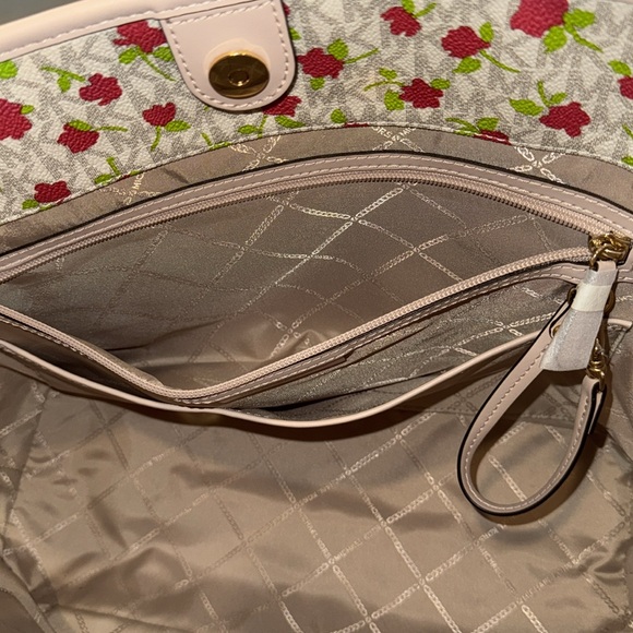 Michael Kors Bag Carter Rose Tote - Picture 12 of 17